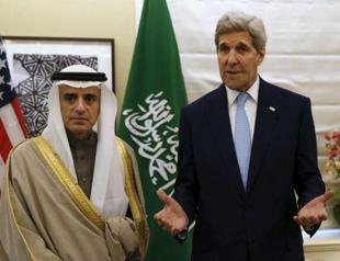 Kerry stands by Saudis while urging diplomacy with Iran