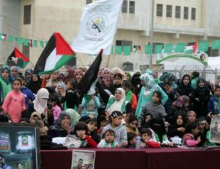 Palestinians arrest negotiations aide suspected of spying for