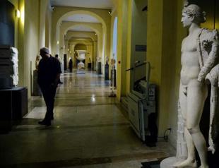 Irans Rouhani denies asking for Venus cover-up