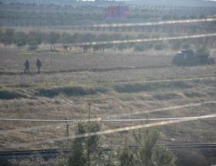 ISIL militants open fire on Turkish soldiers near Syrian border