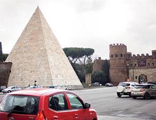 Ancient Rome pyramid comes under spotlight