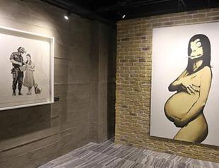 ‘Banksy exhibition is unofficial,’ says WSJ