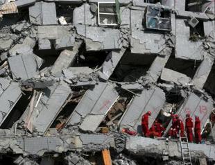 Rescuers race to save over 120 buried after Taiwan quake