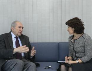 ‘No need to move to the right, but CHP needs self-confidence’