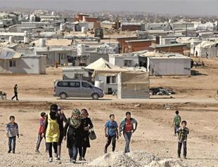 Top UN official calls for helping Syria refugees make living