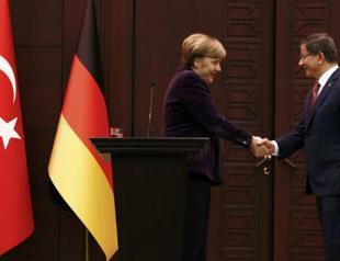 Turkey, Germany take migrant crisis to NATO