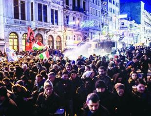 Swiss use tear gas, rubber bullets to break up Kurdish rally