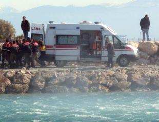 Turkish police detain one over refugee boat disaster