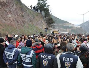 Entry to Artvin banned as police disperse protesters