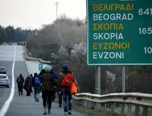 Europes free travel will end unless Turkey halts migrant flow, officials say