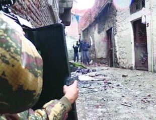 Diyarbakır governor tries to evacuate children, elderly people in Sur