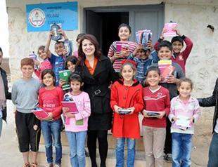 Social media campaign collects #happinessparcels for children in Turkey’s southeast