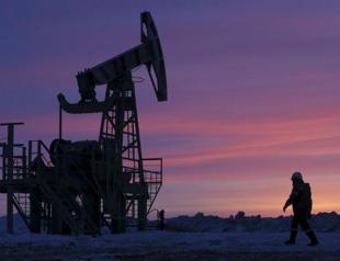 IEA sees oil market rebalancing in 2017