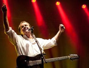 Chris de Burgh comes to Istanbul
