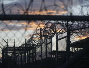 Obama presents plan to close Guantanamo prison