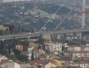 Car abandoned in Bosphorus Bridge emergency lane causes alarm