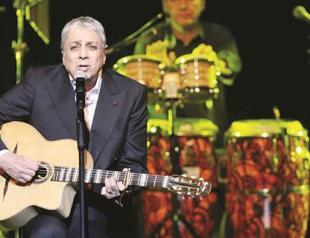 Enrico Macias charms Istanbul