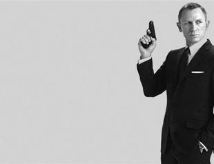 Board in land of Kama Sutra censors Bonds kissing