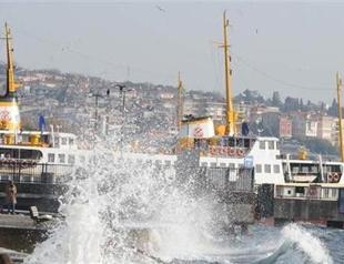 Flights, ferries canceled as storms hit Istanbul