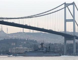 Russian warship crosses Bosphorus amid tight security measures