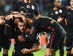 Podolski mulls leaving Turkey after terror attacks: Report