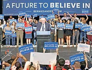 Clinton suffers surprise loss in key US primary as Trump triumphs