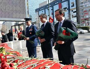 Turkish FM meets senior US officials to discuss Syria, anti-ISIL fight