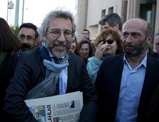 Dündar, Gül not arrested in second hearing, trial again postponed