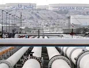 Iran exports of oil surpass 2 mln barrels