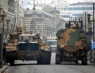 Two soldiers wounded in PKK attack in Diyarbakır’s Sur