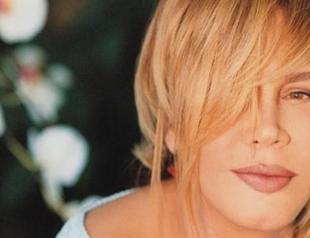 Turkish pop star supports academics under government fire