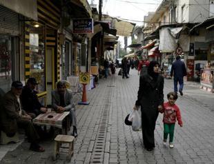 Turkey hosts over 2.7 million Syrians four years into war
