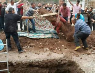 Archaeologists search for sculpture’s head in Turkeys north