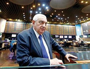 Argentina to borrow cash again, 15 years after default