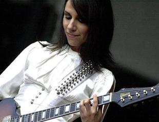 PJ Harvey to take the stage in Istanbul