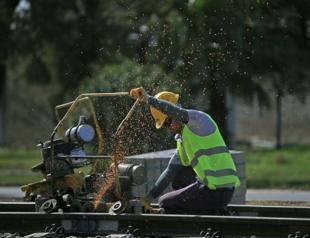 Industrial investments continue to stagnate