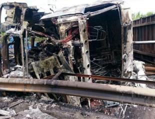 One killed in crash on highway to Istanbul