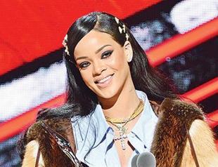 Rihanna beats Beatles on hits list