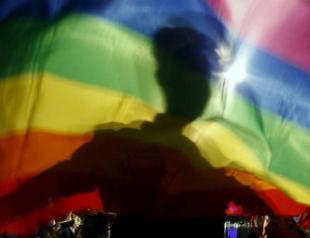 Colombia legalizes same-sex marriage
