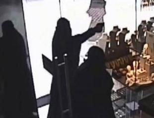 Armed men in burqas caught after robbery attempt in Turkey’s southeast