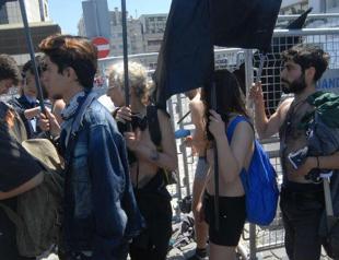 May 1 demonstrator detained for taking off clothes during police search