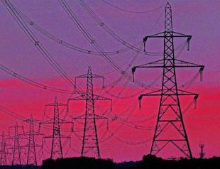 UK manufacturing sharply shrinks in April as EU vote approaches