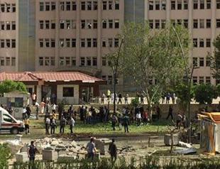 Two police officers killed in bomb attack on Gaziantep police HQ in Turkeys southeast