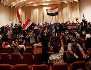 Sadrist protesters leave Iraqi parliament building after hours of protests