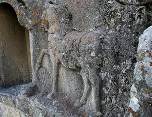 Horseracing rules found on 2,000-year-old tablet in central Turkey