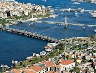 New tramline through Istanbul’s historic Haliç on the way