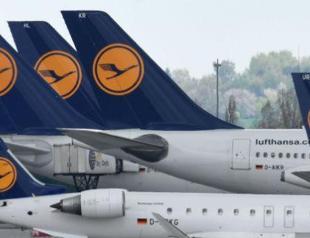 Lufthansa flies into red in first quarter