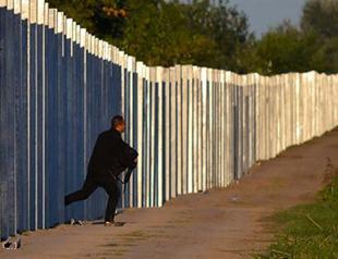 Slovak customs officers shoot and injure Syrian migrant woman