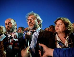 France ‘concerned’ over Dündar, Gül convictions