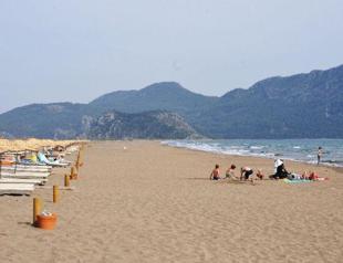 Ministry demands evacuation of İztuzu Beach, company insists on staying